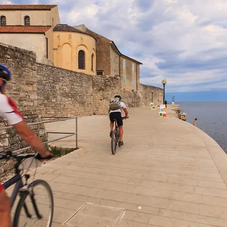 In With Balcony, Wifi 819-4 Apartment *