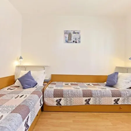 In With Balcony, Wifi 819-4 Poreč