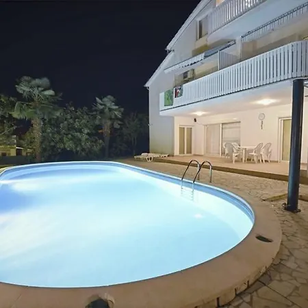 In With Balcony, Wifi 819-4 Apartmán *