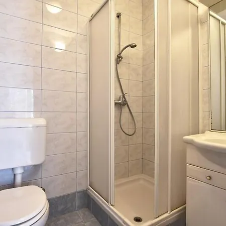 In With Balcony, Wifi 819-4 * بوريتش